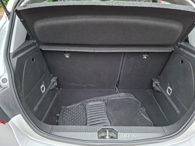 2015 Vauxhall Corsa thumbnail 9