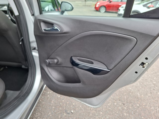 2015 Vauxhall Corsa thumbnail 4