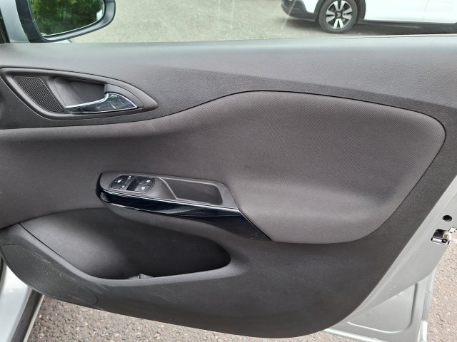 2015 Vauxhall Corsa thumbnail 3